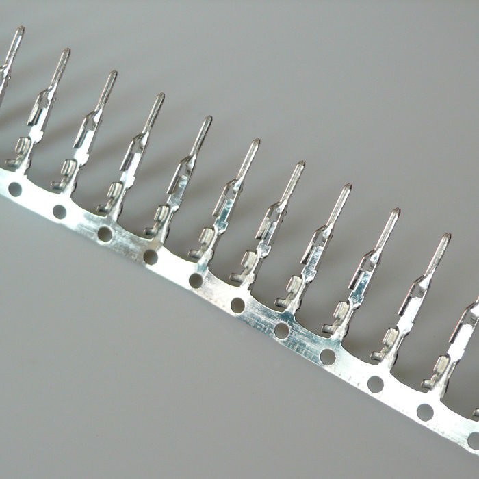 Male pin connector